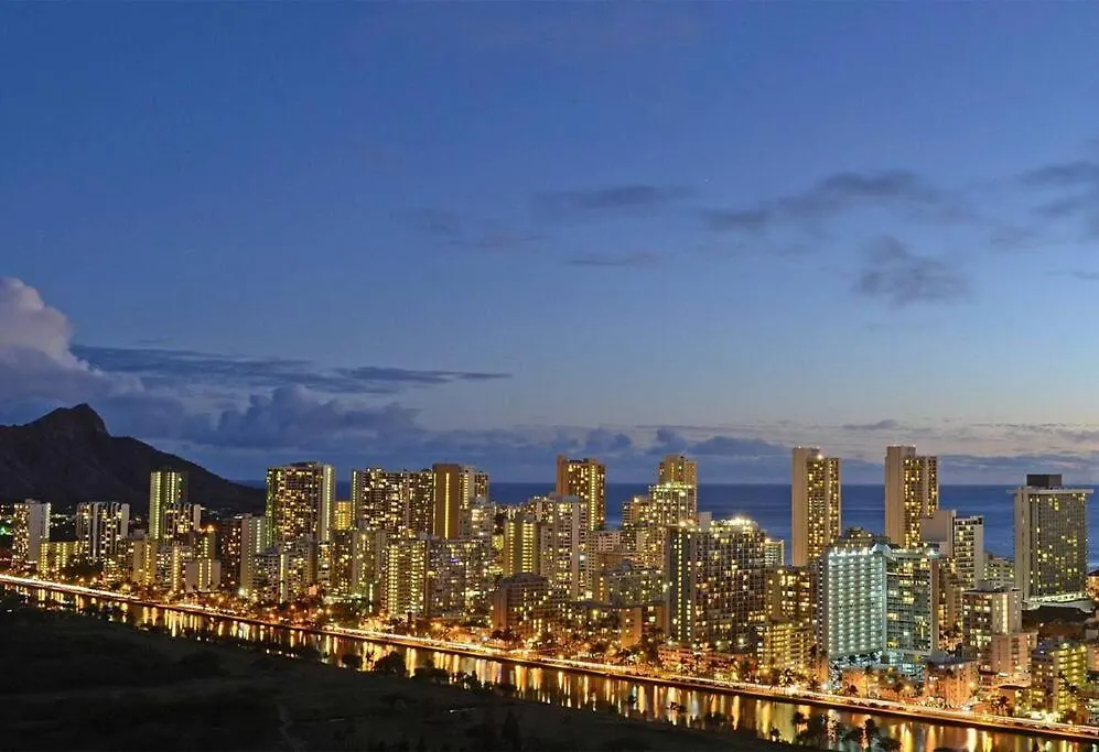 Modern Studio - Heart Of Waikiki With Parking! Honolulu