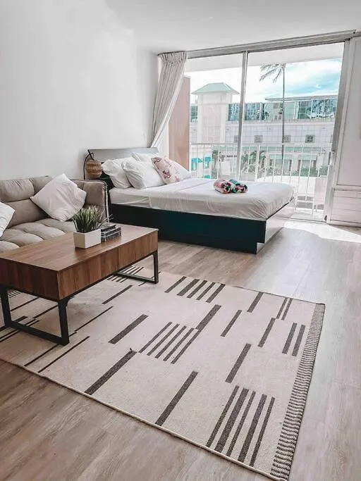 Modern Studio - Heart Of Waikiki With Parking! Honolulu Apartment